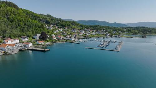 DJI 0835.00 00 06 09.Still007