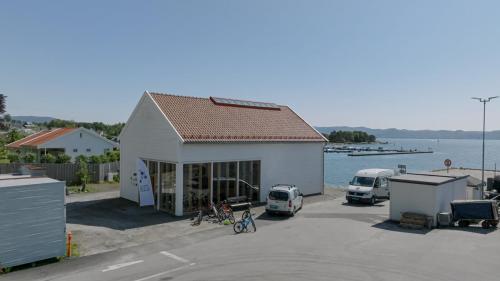 DJI 0835.00 00 15 06.Still016