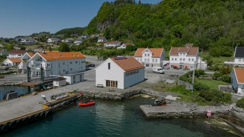 DJI 0835.00 00 17 05.Still018