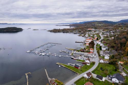 Nedstrand-Nov-2023-053-Nedstrand-081